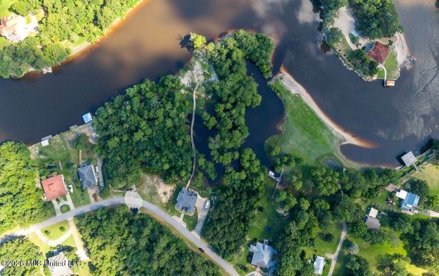 Woodland Circle, D'iberville, MS 39532