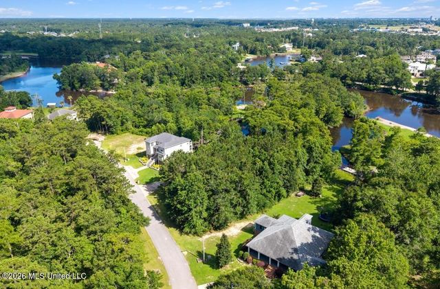 Woodland Circle, D'iberville, MS 39532