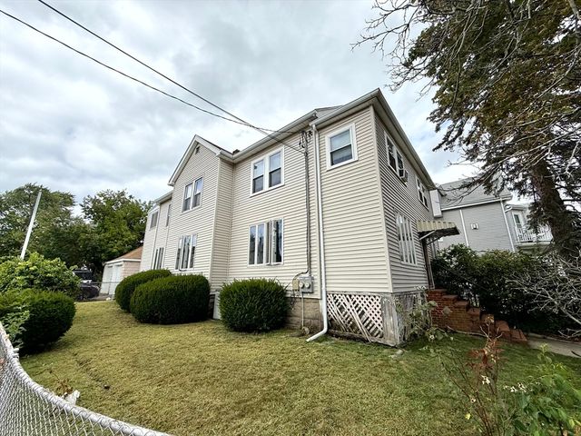 15 Putnam St 1, Watertown, MA 02472