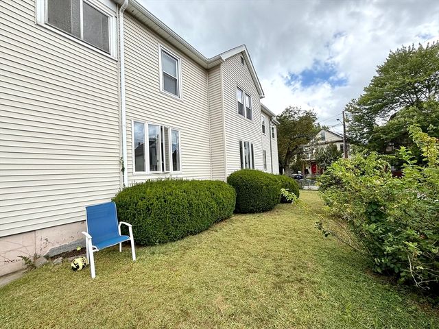 15 Putnam St 1, Watertown, MA 02472