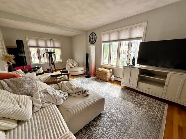 15 Putnam St 1, Watertown, MA 02472