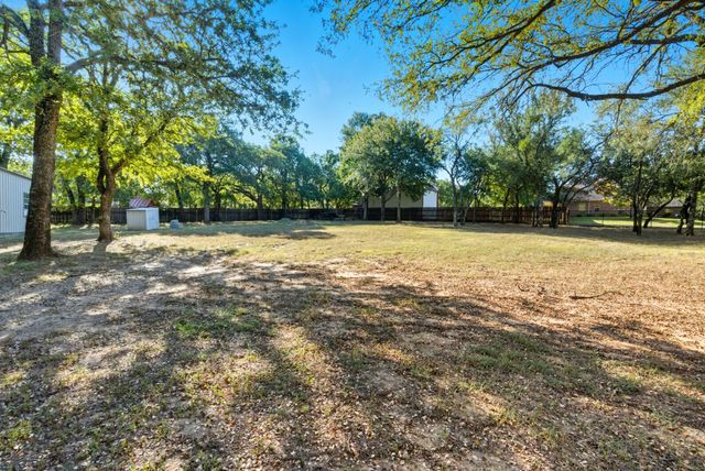 119 Forest Creek Circle, Weatherford, TX 76088