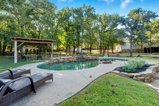 119 Forest Creek Circle, Weatherford, TX 76088