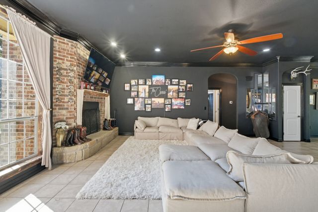 119 Forest Creek Circle, Weatherford, TX 76088