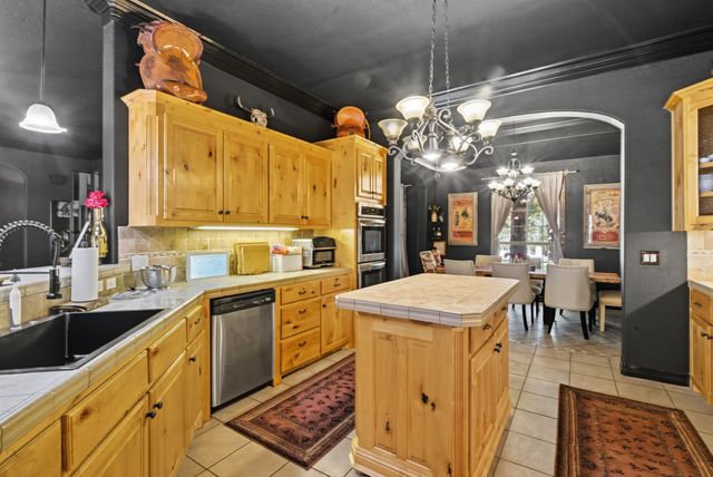 119 Forest Creek Circle, Weatherford, TX 76088