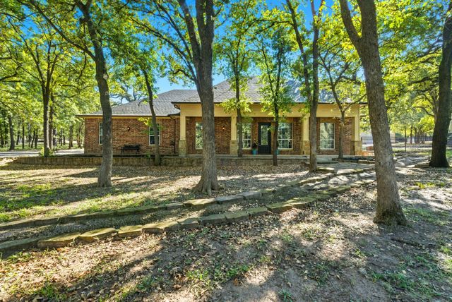 119 Forest Creek Circle, Weatherford, TX 76088