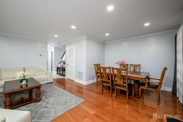 136 Woodmere Drive, Parlin, NJ 08859