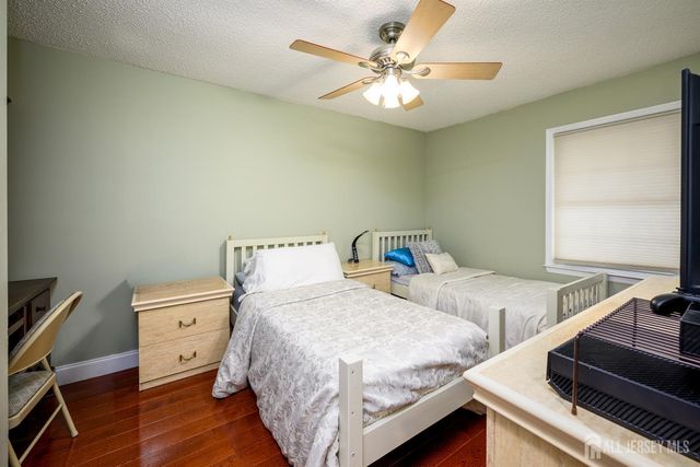 136 Woodmere Drive, Parlin, NJ 08859
