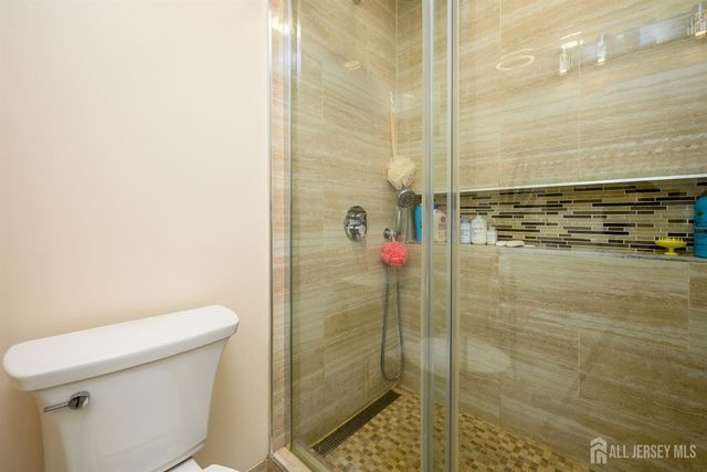 136 Woodmere Drive, Parlin, NJ 08859