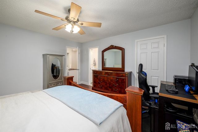 136 Woodmere Drive, Parlin, NJ 08859