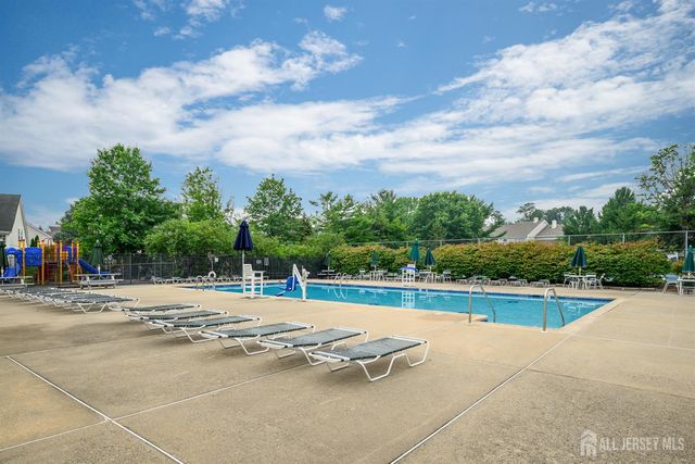 136 Woodmere Drive, Parlin, NJ 08859