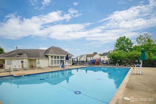 136 Woodmere Drive, Parlin, NJ 08859