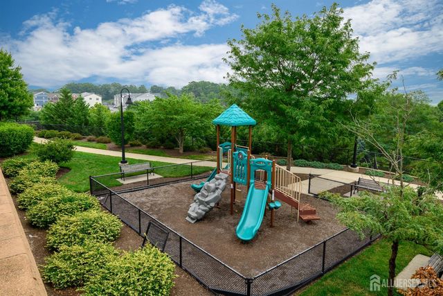 136 Woodmere Drive, Parlin, NJ 08859