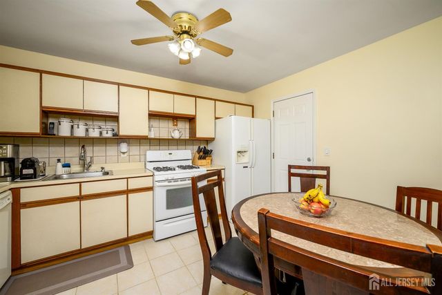 136 Woodmere Drive, Parlin, NJ 08859