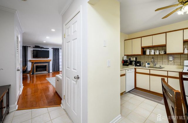 136 Woodmere Drive, Parlin, NJ 08859