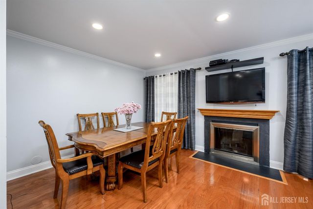136 Woodmere Drive, Parlin, NJ 08859