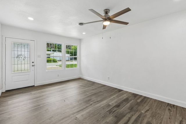 4233 Quails Lane, Fort Worth, TX 76119