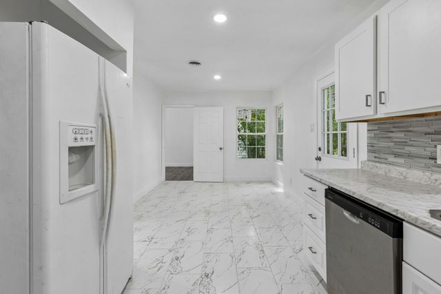 4233 Quails Lane, Fort Worth, TX 76119