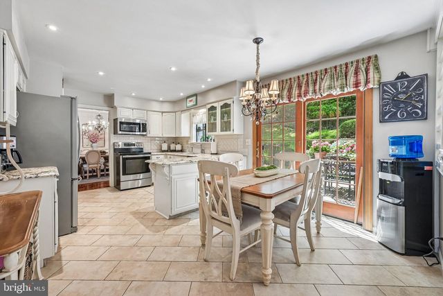 12 RAMBLE PL, Blackwood, NJ 08012