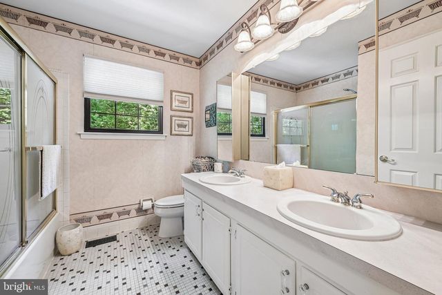 12 RAMBLE PL, Blackwood, NJ 08012