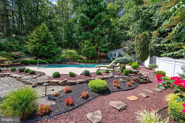 12 RAMBLE PL, Blackwood, NJ 08012