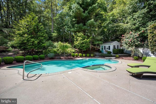 12 RAMBLE PL, Blackwood, NJ 08012