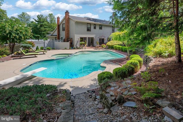 12 RAMBLE PL, Blackwood, NJ 08012