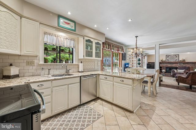12 RAMBLE PL, Blackwood, NJ 08012