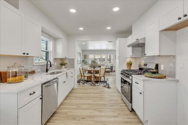 10407 Ridgeview Drive, Oklahoma City, OK 73120