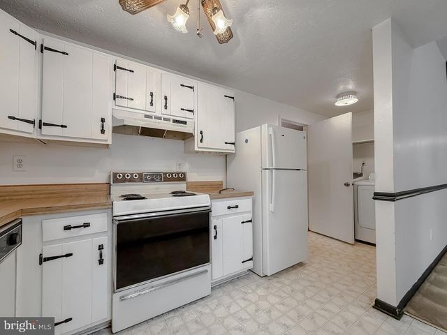 2498 WAKEFIELD CIR, Waldorf, MD 20602