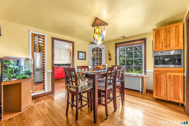 1 Glenwood Avenue, Naugatuck, CT 06770