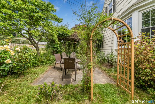 1 Glenwood Avenue, Naugatuck, CT 06770