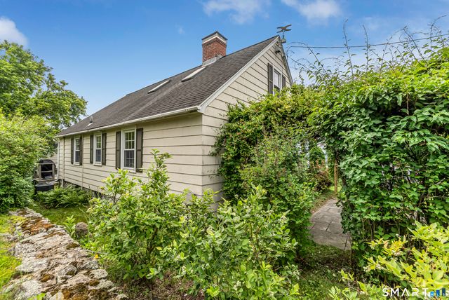 1 Glenwood Avenue, Naugatuck, CT 06770