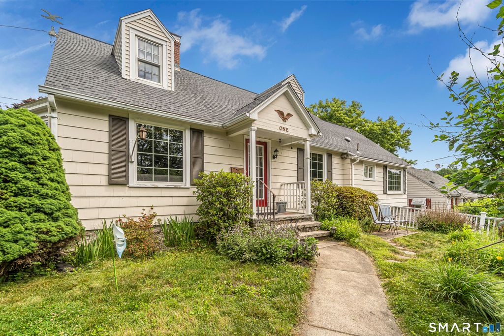 1 Glenwood Avenue, Naugatuck, CT 06770