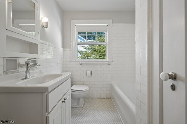 7 Tuxedo Rd, Glen Ridge Boro Twp., NJ 07028