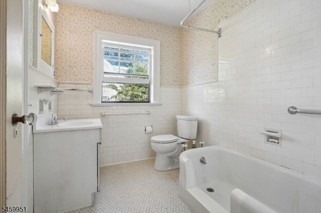 7 Tuxedo Rd, Glen Ridge Boro Twp., NJ 07028