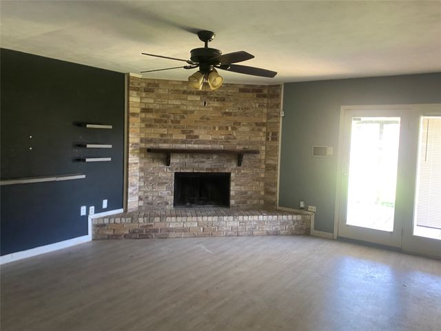 1213 Southridge Drive, Lancaster, TX 75146