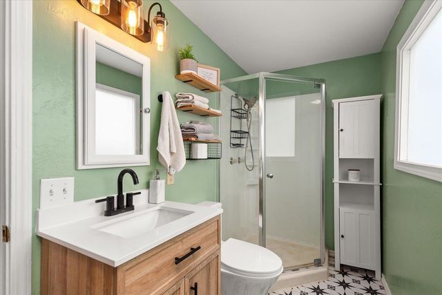 427 E Glass Ave, Spokane, WA 99207