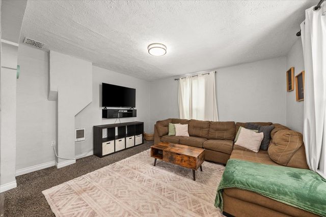 427 E Glass Ave, Spokane, WA 99207