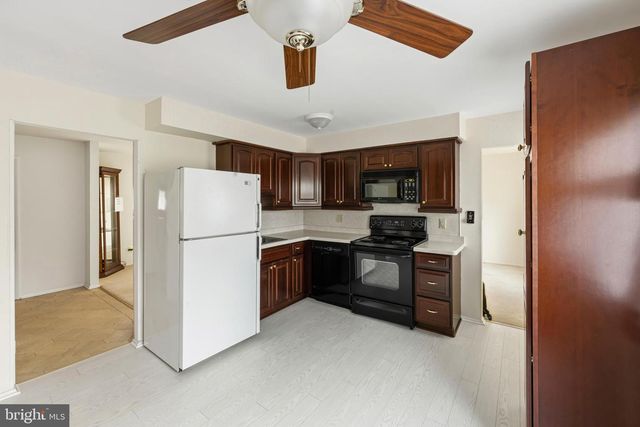 435 VALLEY RUN DR, Cherry Hill, NJ 08002