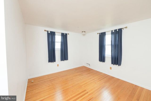 435 VALLEY RUN DR, Cherry Hill, NJ 08002