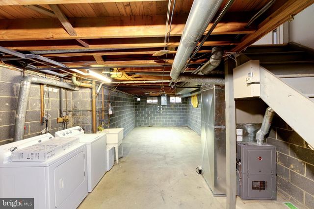 435 VALLEY RUN DR, Cherry Hill, NJ 08002