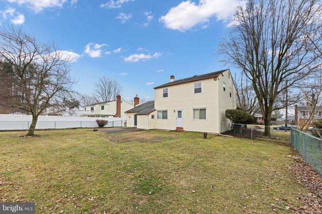 435 VALLEY RUN DR, Cherry Hill, NJ 08002