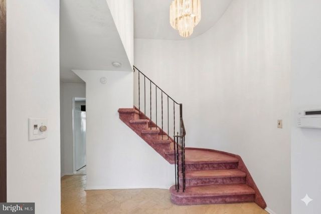 435 VALLEY RUN DR, Cherry Hill, NJ 08002