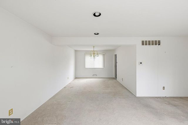 435 VALLEY RUN DR, Cherry Hill, NJ 08002