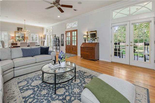 5821 Stallion Ridge, College Station, TX 77845