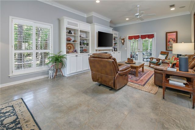 5821 Stallion Ridge, College Station, TX 77845