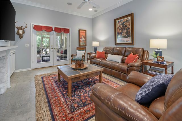 5821 Stallion Ridge, College Station, TX 77845