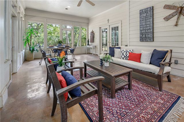 5821 Stallion Ridge, College Station, TX 77845