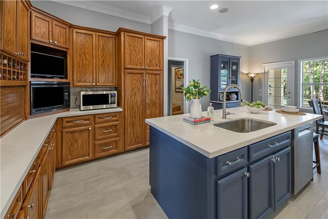 5821 Stallion Ridge, College Station, TX 77845